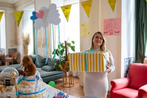 Idées cadeaux tendance pour surprendre à la baby shower